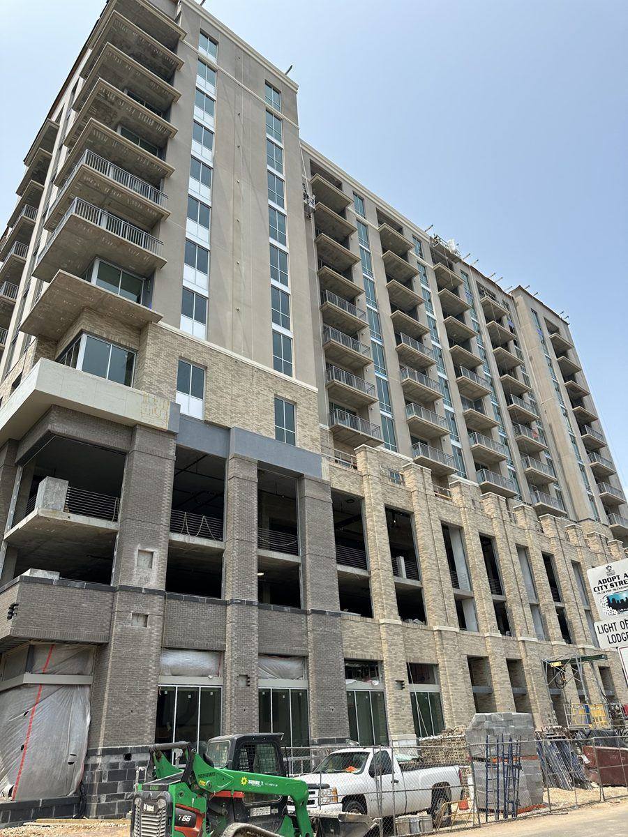 Commercial building glazing