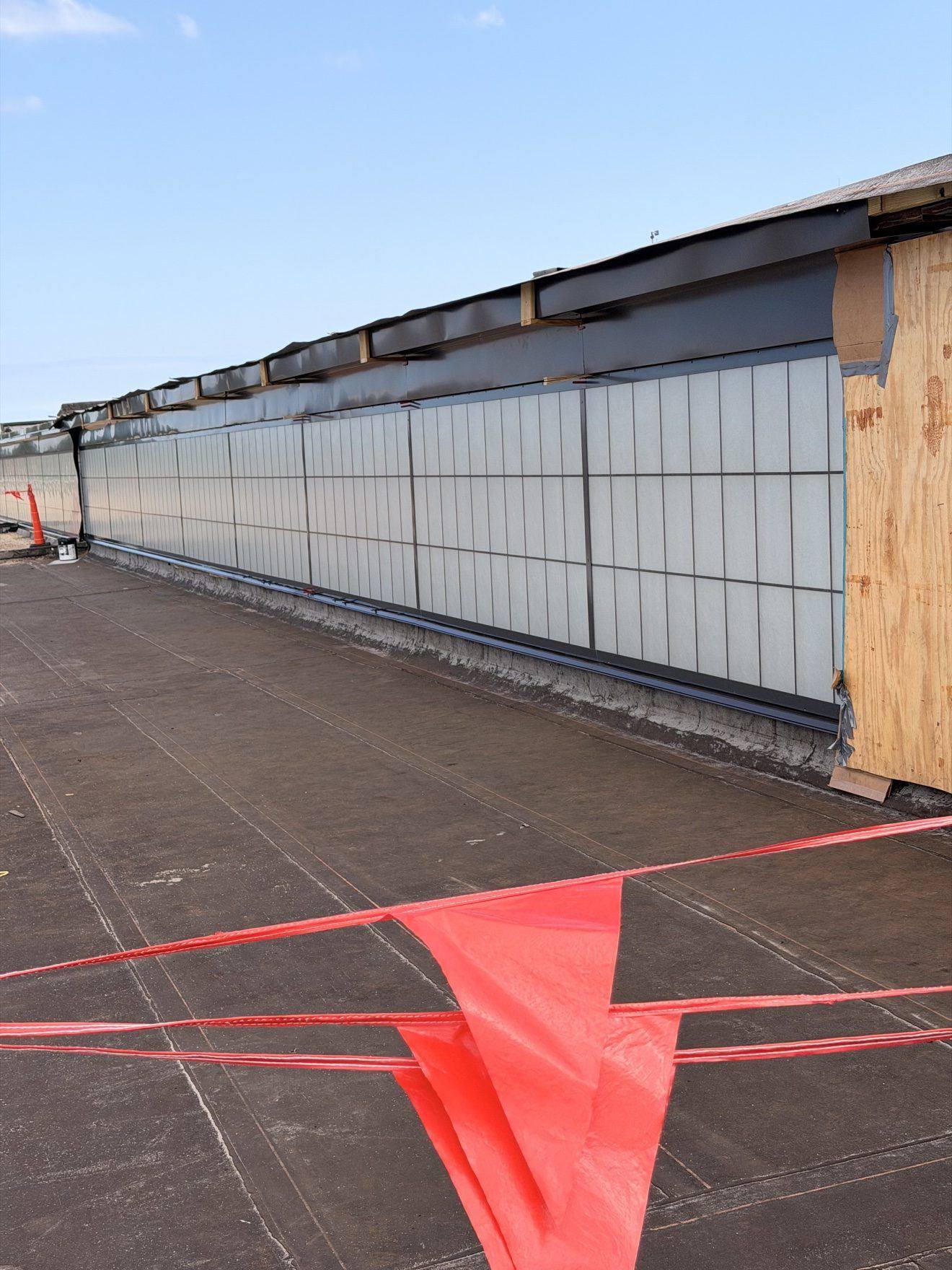 Rooftop clerestory — translucent panel band
